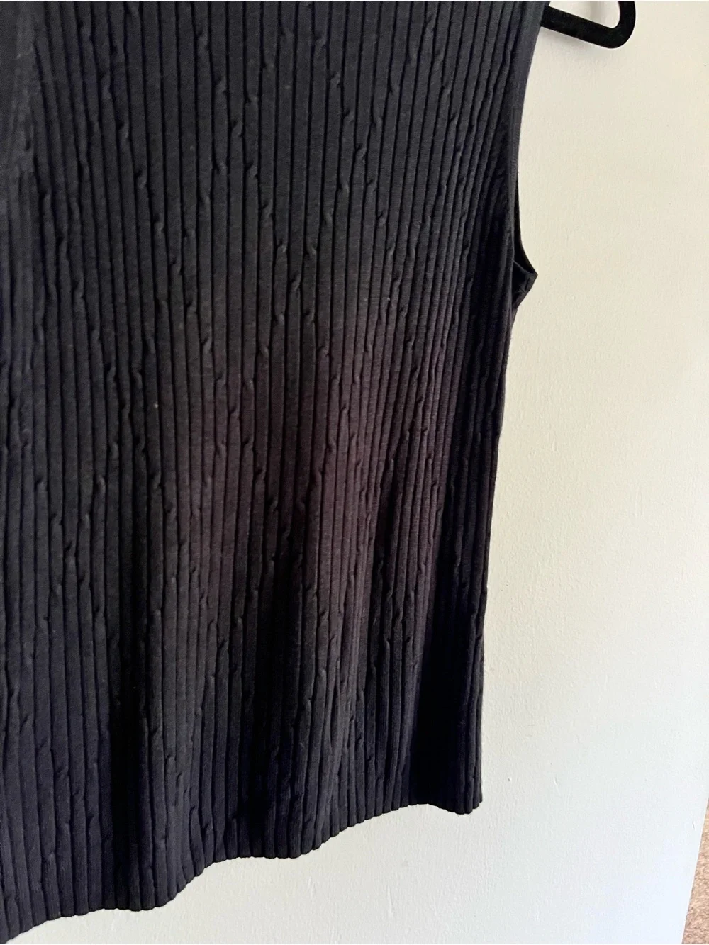 Brooks Brothers  Cable Knit Cropped Sleeveless Sweater Sz Medium